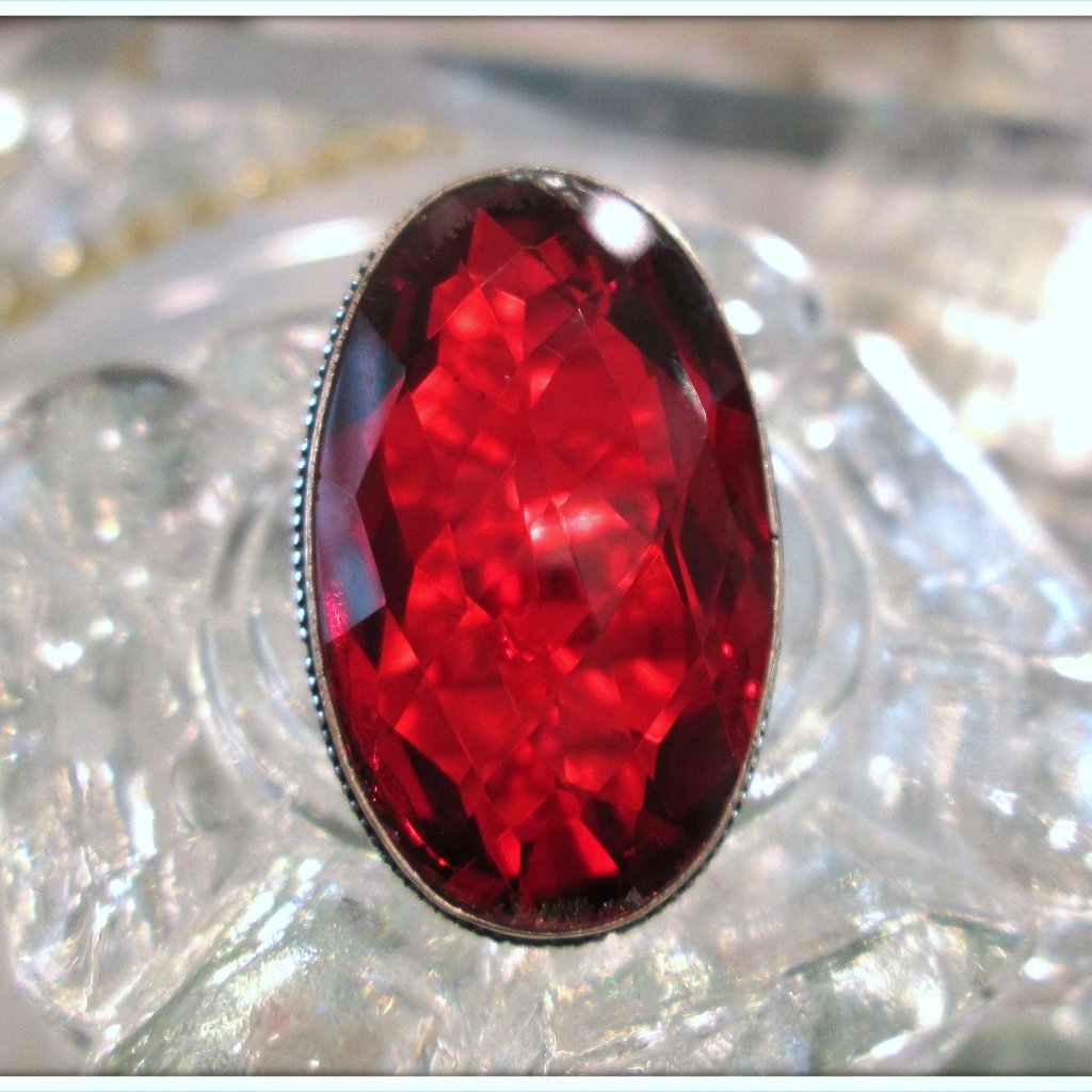 Garnet Oval Cut Natural Gemstone Ladies 925 Silver Vintage Ring Size 8